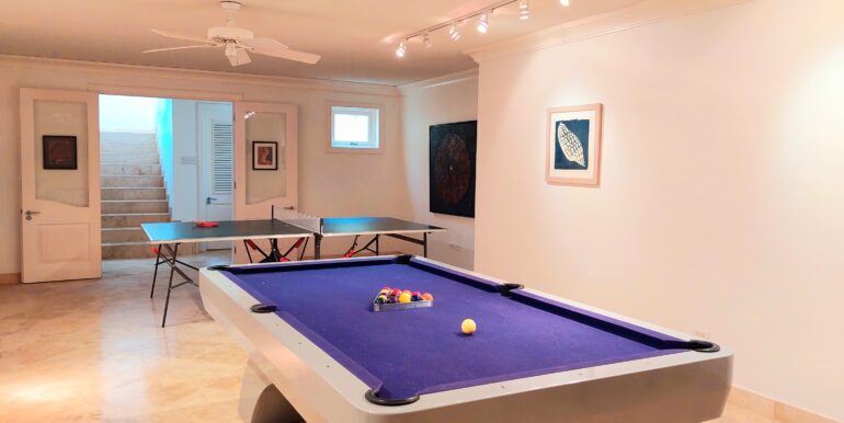 GAMES ROOM-BAN