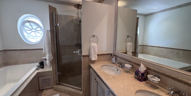 19-primary-bathroom-palm-grove-8-