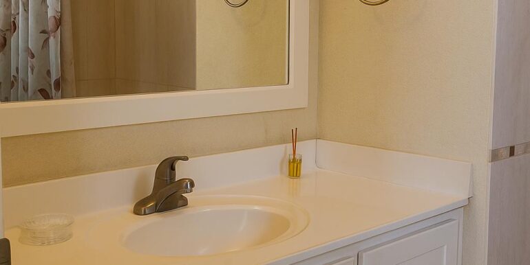 Welches Grove Bathroom 1