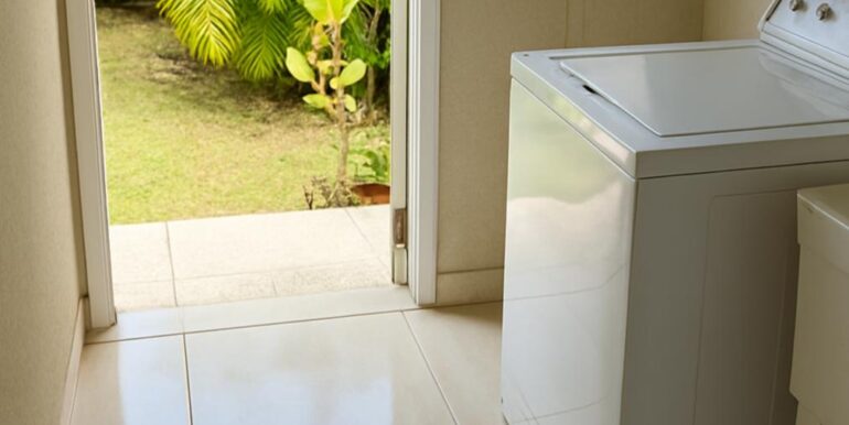 Welches Grove Laundry Room
