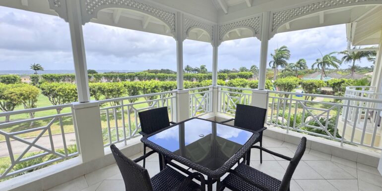 4 Milennium 304 Patio