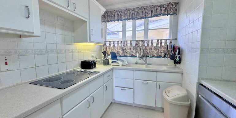 6 Milennium 304 Kitchen