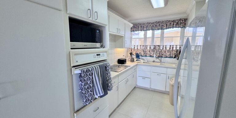 6 Milennium 304 Kitchen