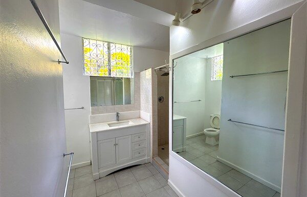 12 Bathroom Meadway Maxwill Hill