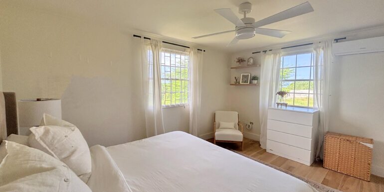 13 - Yorkshire 1 - Master Bedroom