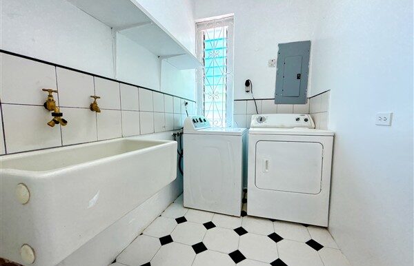 16 Laundry Room Meadway Maxwill Hill