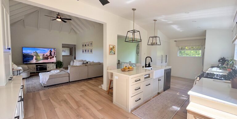 3 - Yorkshire 1 - Kitchen Living from Entrance