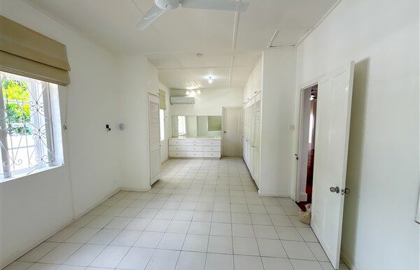 8 Primary Bedroom Meadway Maxwill Hill