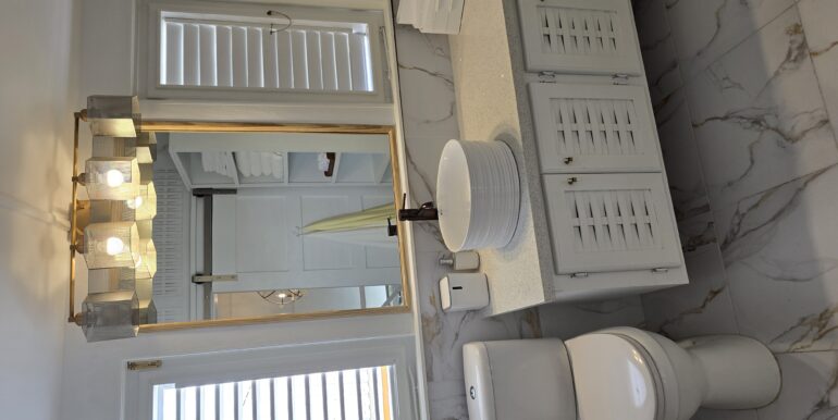 Lime Cottage Bathroom Upstairs4