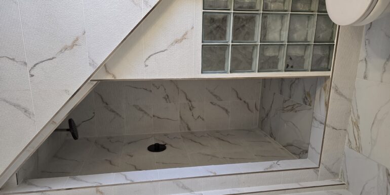 Lime Cottage Bathroom Upstairs5