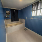 22 - 9 Coverley - Master bathroom