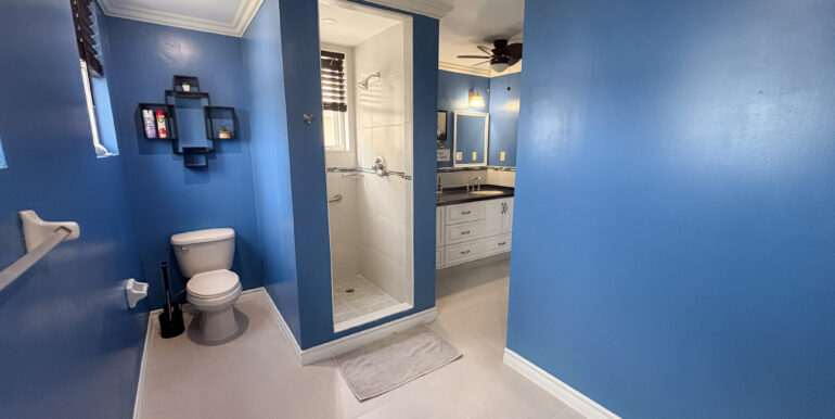 23 - 9 Coverley Master Bathroom