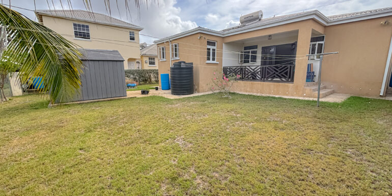 25 - 9 Coverley - backyard