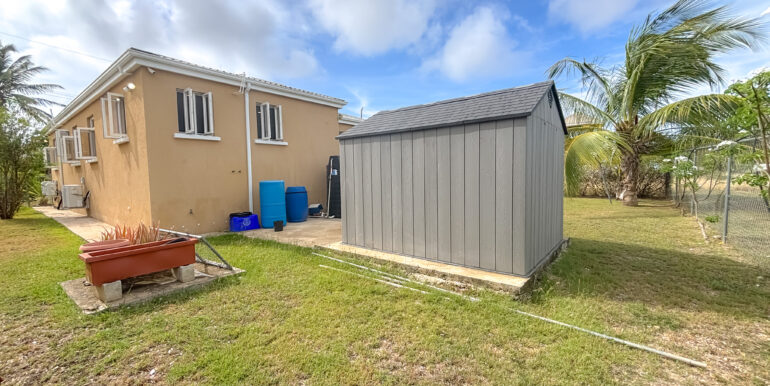 26- 9 Coverley - backyard