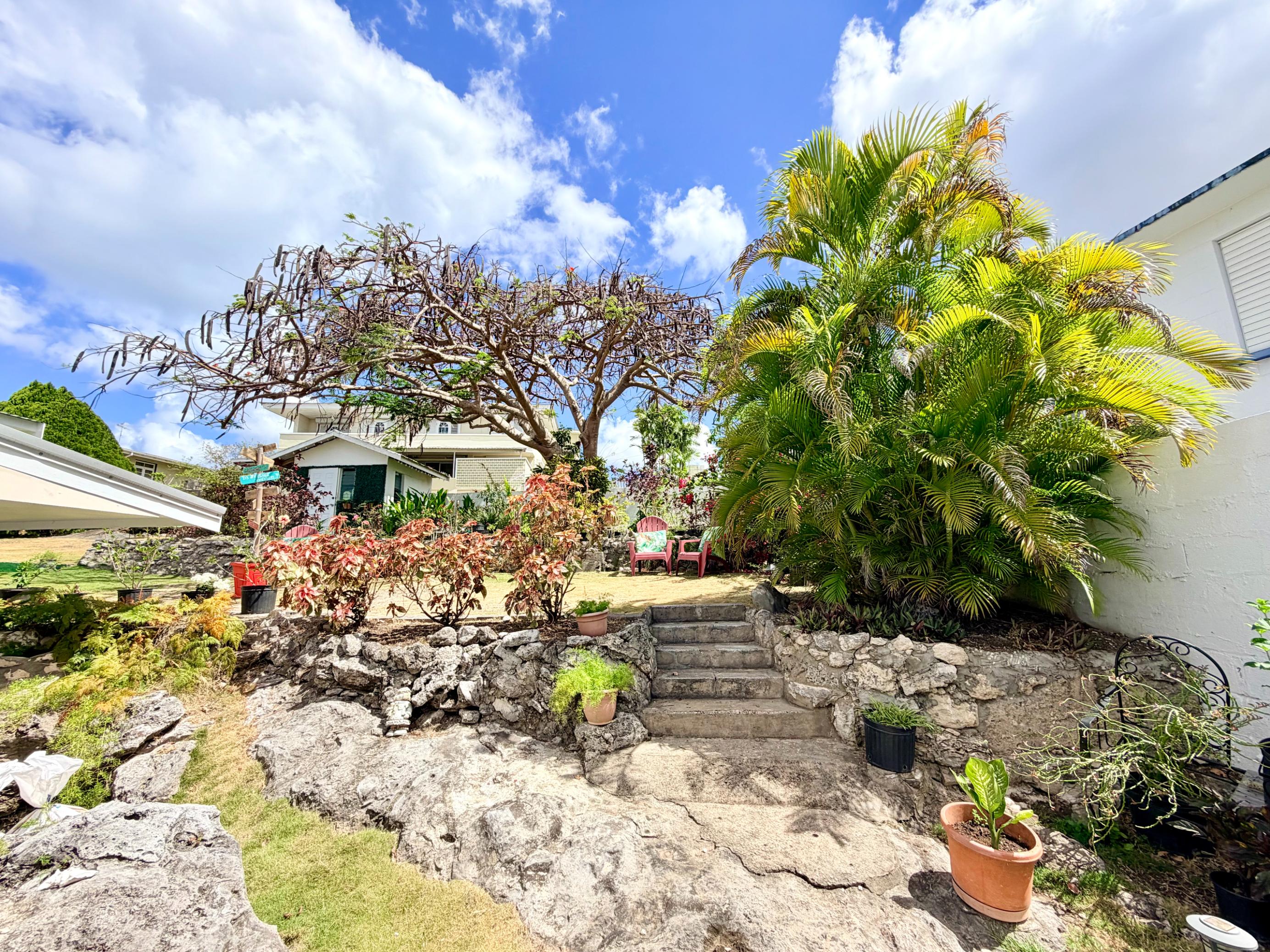 1 Golf Club Road