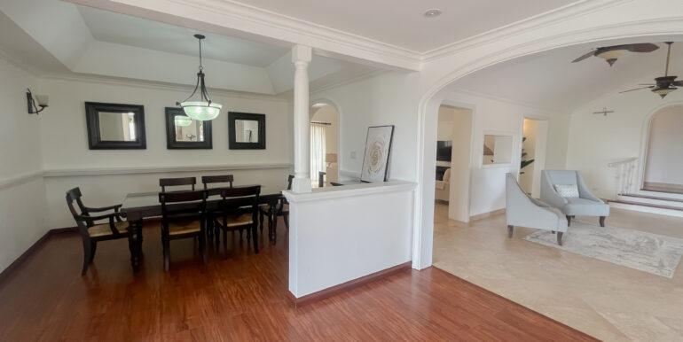11 Durants Looking Glass Dining