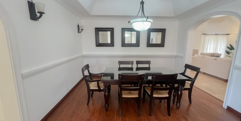 12 Durants Looking Glass Dining