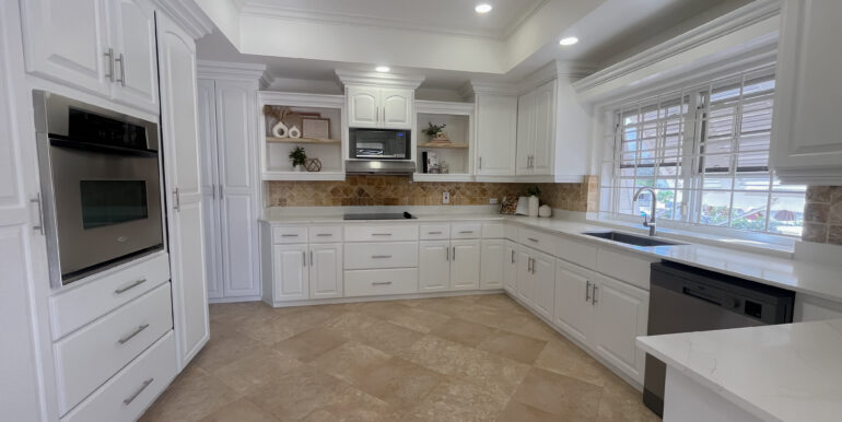 15 Durants Looking Glass Kitchen