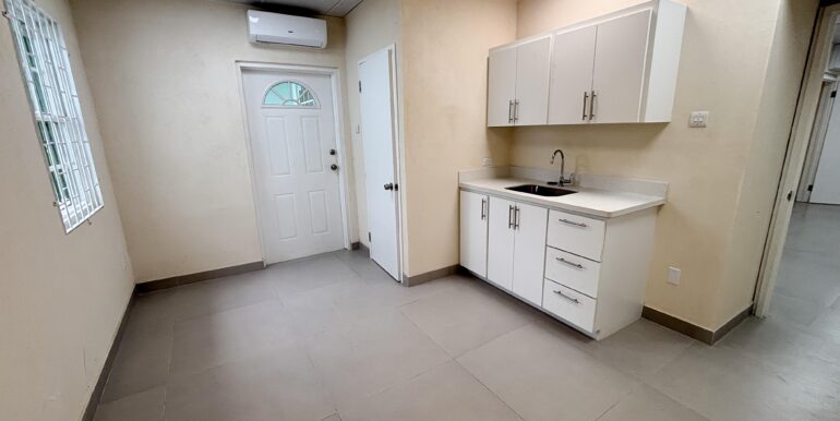 15 - Suite 2 - lunch room