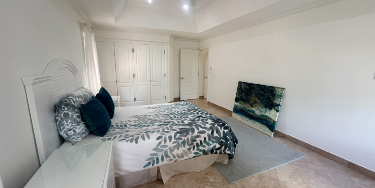 18 Durants Looking Glass Bedroom 1