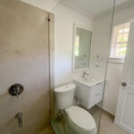 20 Durants Looking Glass Bathroom 1