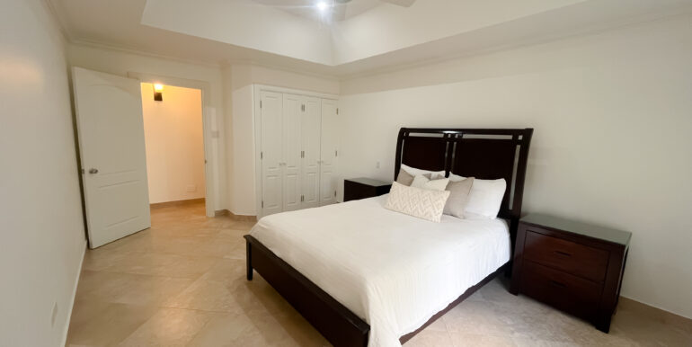 22 Durants Looking Glass Bedroom 2