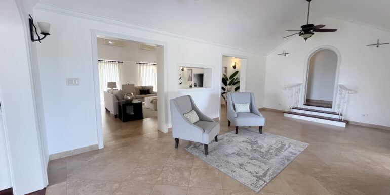 4 Durants Looking Glass Sitting Room
