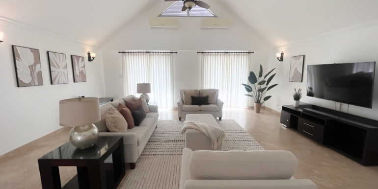 6 Durants Looking GLass Living