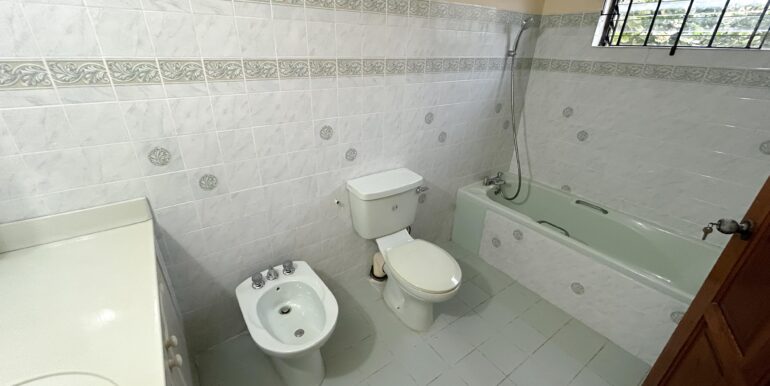 6 Surf View Rd 2 bed primary bathroom