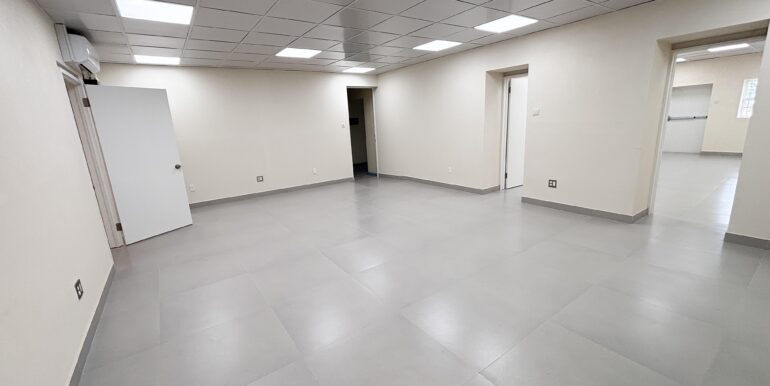 7 - Suite 2 - Main room - angle from bathroom